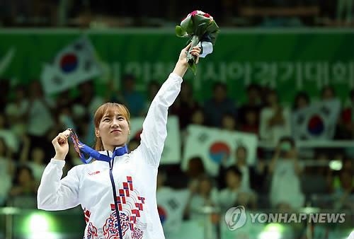 (LEAD) (Asiad) S. Korea again sweeps fencing golds - 2