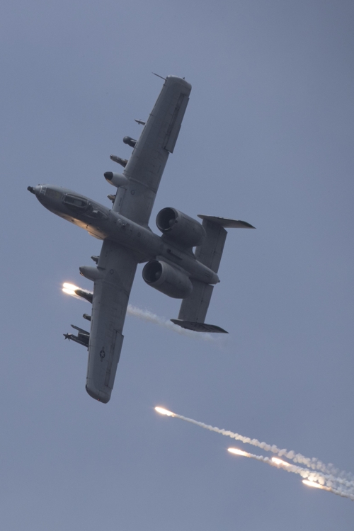 An A-10 Thunderbolt anti-tank aircraft shows up at the South Korea-U.S. live-fire training. (Yonhap)