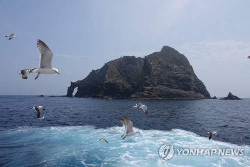 Japanese people losing interest in Dokdo: poll - 1