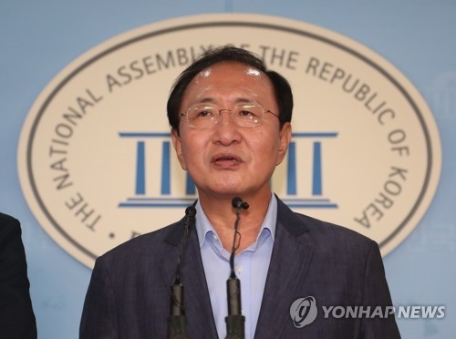 This file photo shows Rep. Roh Hoe-chan, floor leader of the minor opposition Justice Party. (Yonhap)