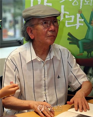 This file photo shows novelist Choi In-hun. (Yonhap)
