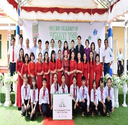 This photo, provided by the culture ministry, shows the opening ceremony of the Small Library at a middle school in Vietnam's Nam Dinh Province on Sept. 18, 2019. (PHOTO NOT FOR SALE) (Yonhap)