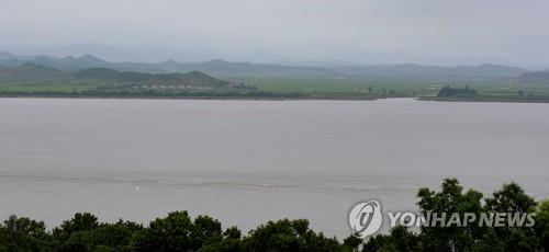 The Han River runs between South Korea's Ganghwa Island and North Korea's North Hwanghae Province, in this photo taken July 27, 2020. (Yonhap)