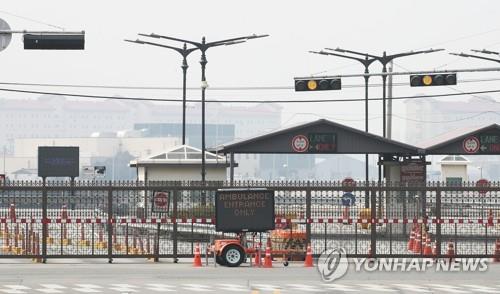 This photo shows a gate of the U.S. base Camp Humphreys in Pyeongtaek, about 70 kilometers south of Seoul. (Yonhap)