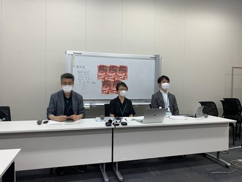 Organizers of a "peace statue" exhibition that was initially scheduled for June 25-July 4 speak at a news conference in Tokyo on June 24, 2021. They announced the exhibition will be postponed until a new exhibition venue is found. (Yonhap)