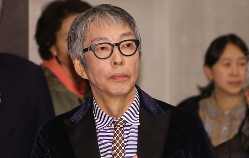 Comedian Suh Suh-won is seen in this Yonhap file photo. He died at a hospital in Cambodia on April 20, 2023, at the age of 67. (Yonhap)