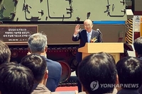 Hanwha chairman calls for turning defense units into global export powerhouse