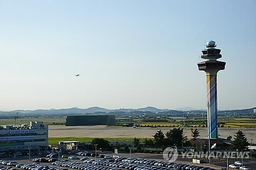 日本路線の利用も多いソウルの金浦空港（資料写真）＝（聯合ニュース）