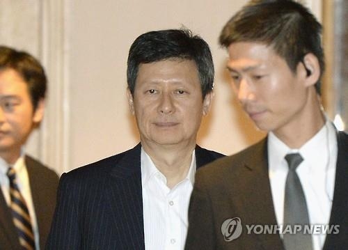 롯데HD 주총참석 신동주 '경영권 분쟁 끝나지 않았다' 선언 - 2