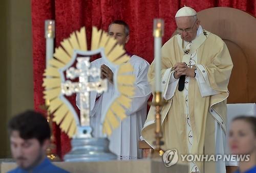 교황 미국서 첫 미사…원주민 강제개종 논란 '세라' 성인선포 - 2