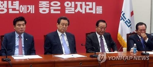 '교과서 국정화' 정국의 핵으로…"국민통합" vs "유신부활" - 2