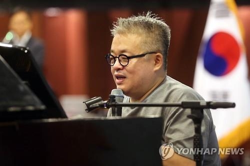'복면가왕' 김형석, 새정치연합 온라인 입당 - 2