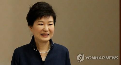 朴대통령 "여야가 서약까지 한 입법 하루아침에 깨 기막혀" - 2