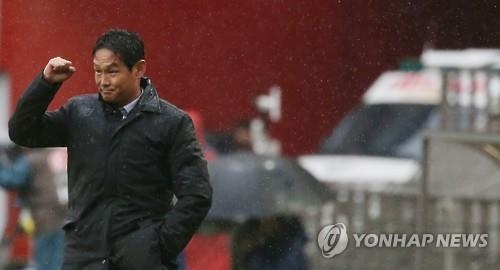 <프로축구> 최용수 "주전 경쟁에 이름값 고려안한다" - 2