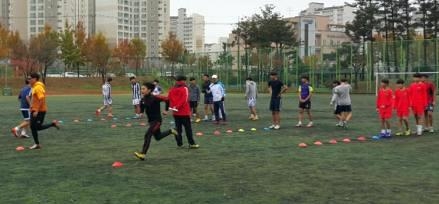 '축구 꿈나무 키우자'…군산 청소년클럽팀 이달 창단 - 2