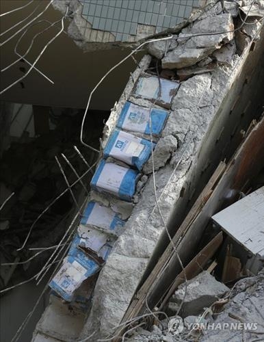 대만 강진붕괴 건물 벽에 '양철깡통' 가득…부실 '두부시공'논란 - 3