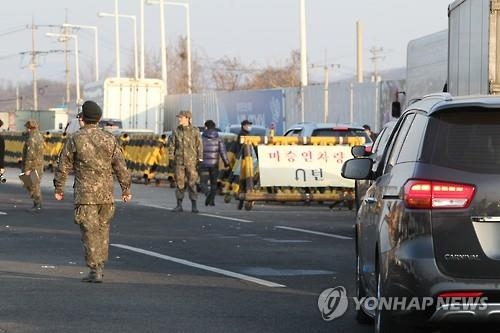 <개성공단 중단> "안타깝고 답답"…근로자들 정상화만 손꼽아 - 3