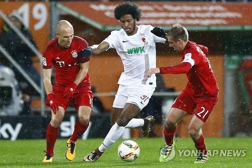 '구자철·홍정호 선발' 아우크스, 뮌헨에 1-3 패배 - 2
