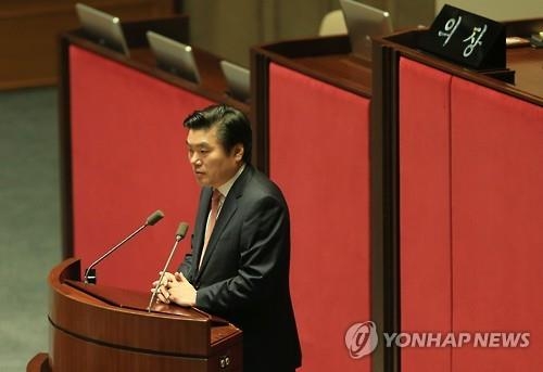 원유철 "북핵 맞서 자위권 차원 평화의 핵·미사일 갖춰야" - 2