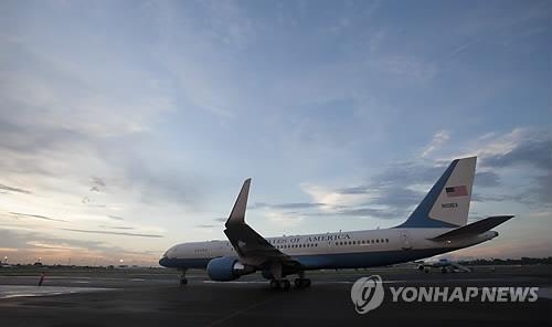 美-쿠바, 50년만에 정기항공 재개 합의…매일 110편 취항 - 2