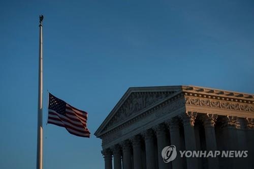 오바마 "논란의 여지없이 적합한 대법관후보 고르겠다" - 2