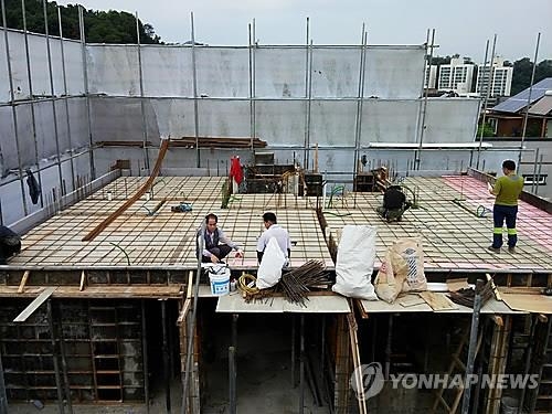 '허술한' 건설현장…등록증 빌려 534곳 무면허 공사 - 2