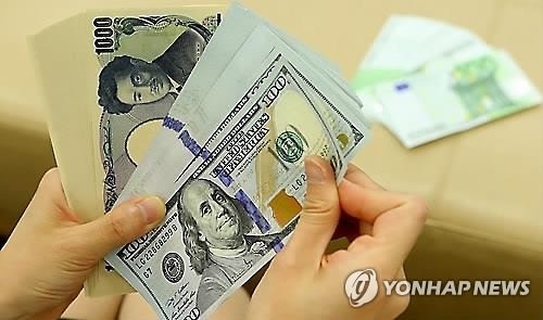 日 와타나베부인, 마이너스금리에도 달러 팔아치워 - 2