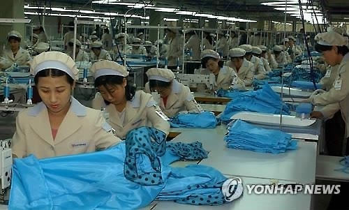 새학기 앞두고 일부 중고교 교복 납품 지연 사태 - 4