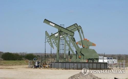 국제유가, 미국 휘발유 수요 증가에 상승…WTI 0.9%↑ - 2