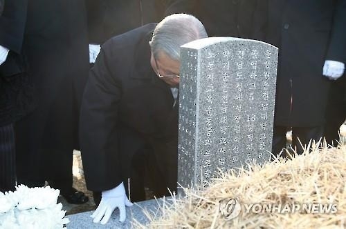 김종인 "DJ·盧 이용해 기득권 지키려는 낡은 과거 단절" - 2