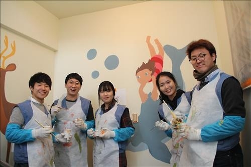 포스코에너지 신입사원 인천서 벽화그리기 봉사 - 2