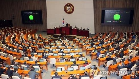 <새 국회에 바란다> 부산 "신공항 객관적 입지 선정에 힘써야" - 2