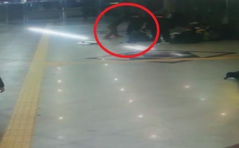 술먹고 노숙자 폭행…자칭 '영등포 시라소니' 구속 - 2