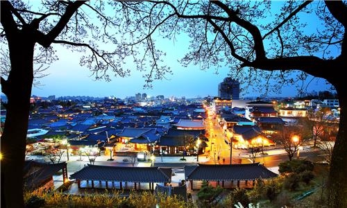 빛의 예술과 먹거리가 있는 전주 밤 마실 - 3