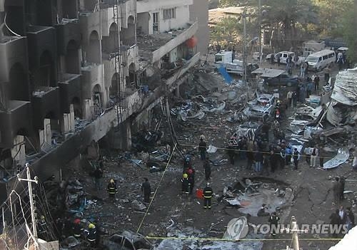 시리아서 IS 소행 자처 최악 연쇄폭탄 공격…"100여명 사망"(종합) - 3