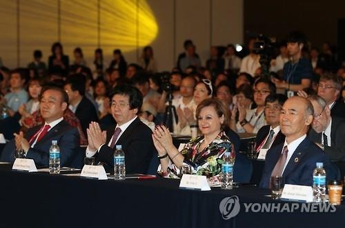"교육 불평등 줄이자" 경주 유엔 NGO 콘퍼런스 폐막(종합) - 3
