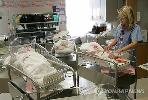 지난해 미국서 출생자는 감소·사망률은 증가 - 2