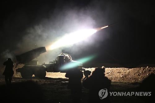 "시리아 정부군, IS '심장부' 락까 외곽 진입" - 2