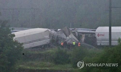 벨기에서 열차 추돌…"최소 3명 사망" - 2