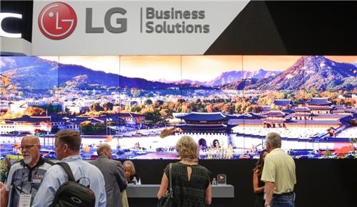 LG 올레드, 인포콤서 상업용 디스플레이 시장 공략 - 4