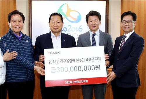 <체육소식> 정몽규 단장, 선수단에 격려금 3억원 전달 - 2