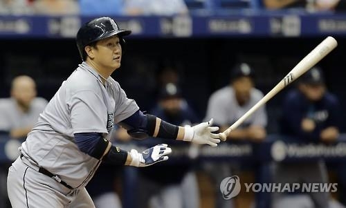 이대호, MLB에서 첫 2루타…"서두르지 않고 맞히는 데 집중" - 2