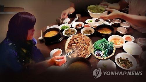 '식중독 걸렸다', '돌 나왔다'…무차별 협박에 영세식당 눈물 - 3