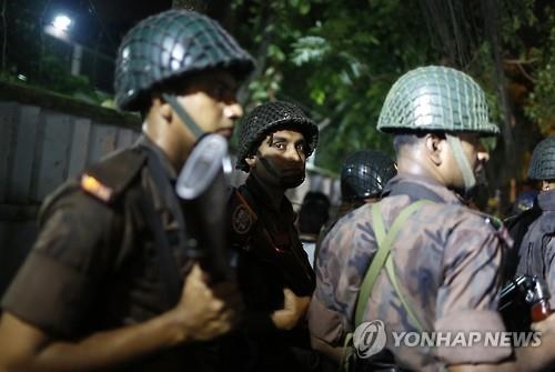 IS, 방글라 외교가 식당서 무장인질극…외국인 등 30여명 인질(종합2보) - 3