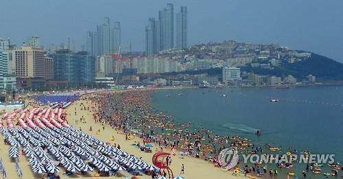 <주말 N 여행> 영남권: 부산 여름은 역시 '바다축제'…파도·음악·바람에 풍덩 - 2