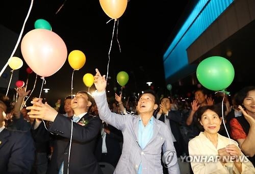 文·安·孫, 김대중 정신 앞세워 호남구애 경쟁 '3인3색' - 4