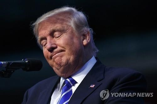 NYT칼럼니스트 "트럼프, 역겨운 인간"…'위협 교사' 발언 맹비난 - 2