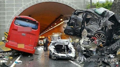 영동고속도로 버스 사고 운전자 8·15특사서 '제외' - 2