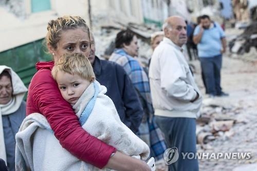 伊지진에 교황, 강론 대신 기도…세계각국 "깊은 애도·돕겠다" - 7