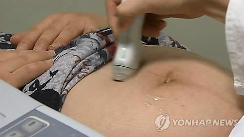 "임신해도 병원 잘 안가는 10대"…조산 위험 3배 - 2